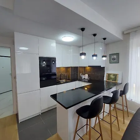 Elite Park Apartment