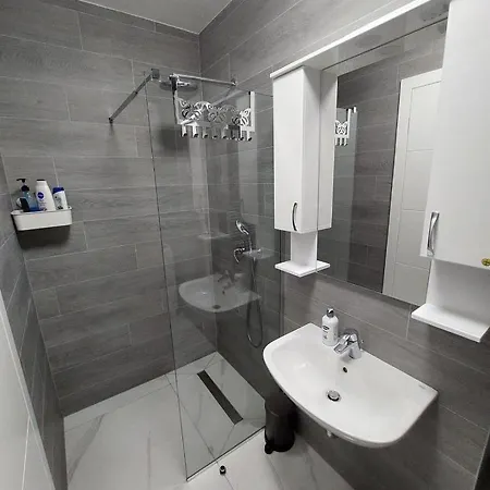 Elite Park Apartment